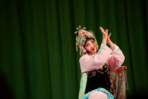 不必定义你我英文,无需定义你就是你自己