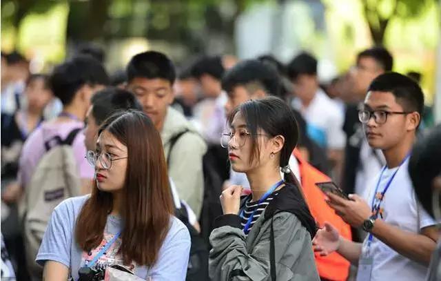 人才奇缺的十大专业就业前景广阔,缺口大的金饭碗