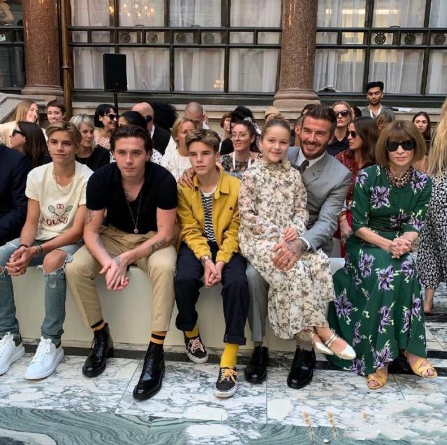 小贝全家助阵贝嫂,小贝二儿子罗密欧首秀