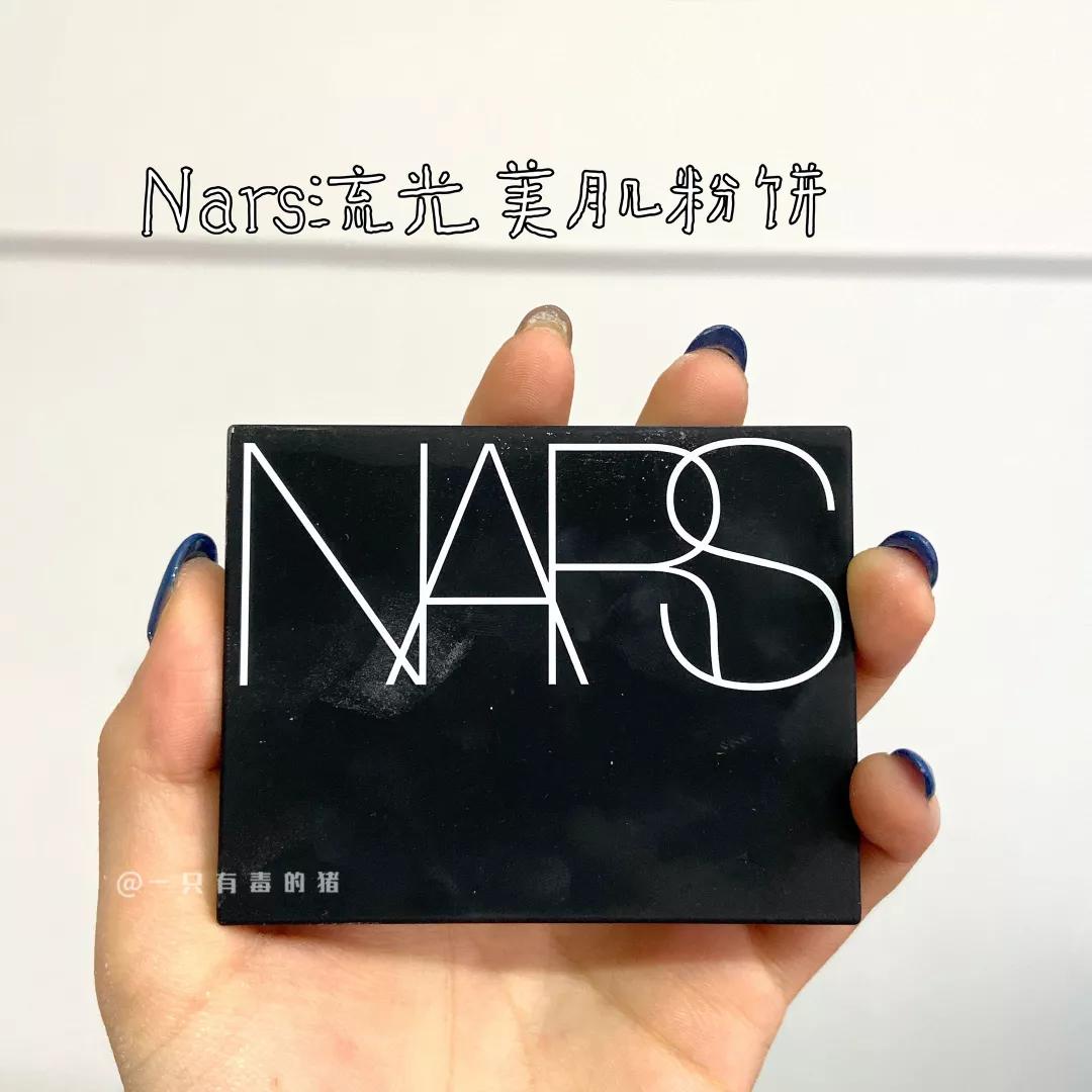 来看看闺蜜的化妆包,姐妹们的化妆包