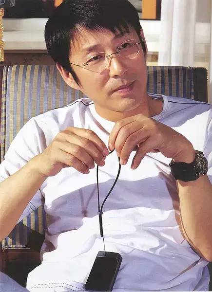 李雪健张译的“清醒”,撕开了多少明星的遮羞布?