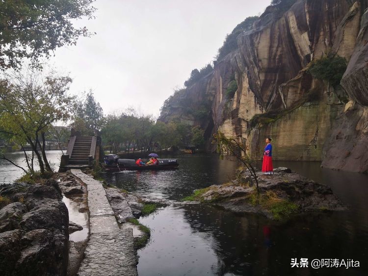 勿谓湖小，天在其中：绍兴东湖