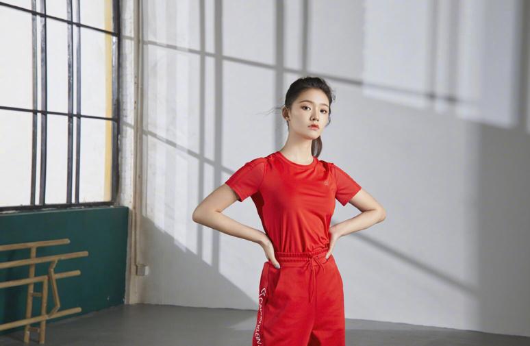 ck内衣女代言人林允,ck内衣代言人林允白色