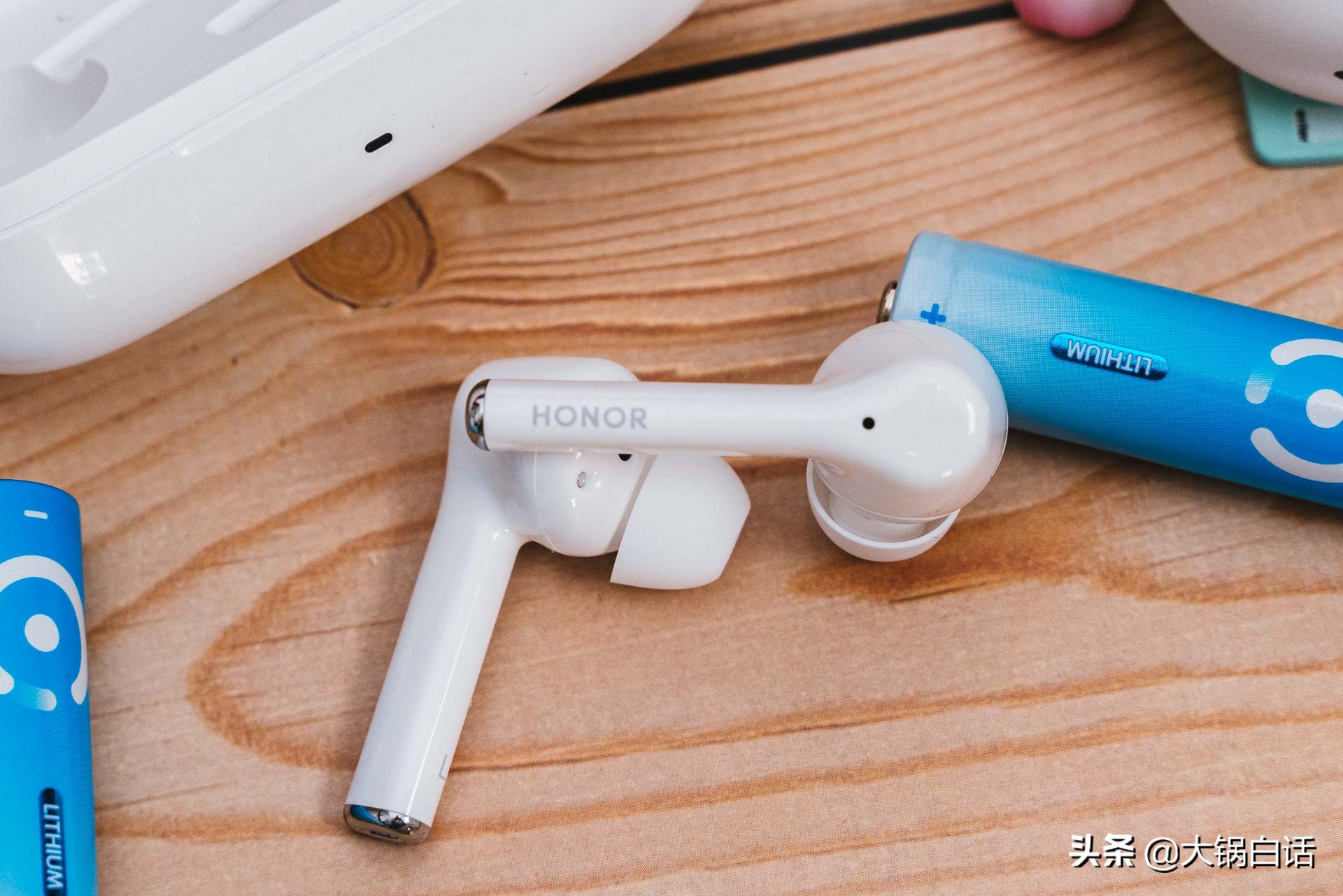 荣耀耳机earbuds2se怎么开启降噪,荣耀降噪蓝牙耳机推荐主动降噪