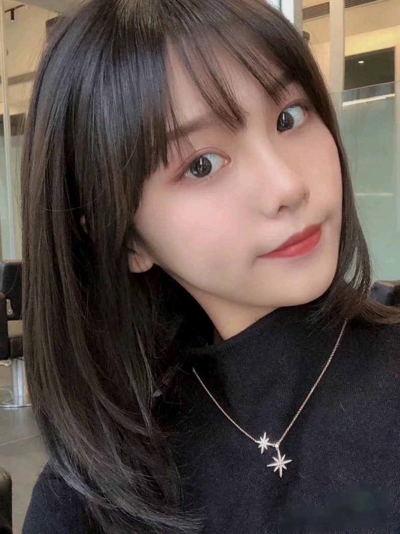 大脸方脸适合什么发型减龄洋气,大方脸适合什么发型减龄洋气长发