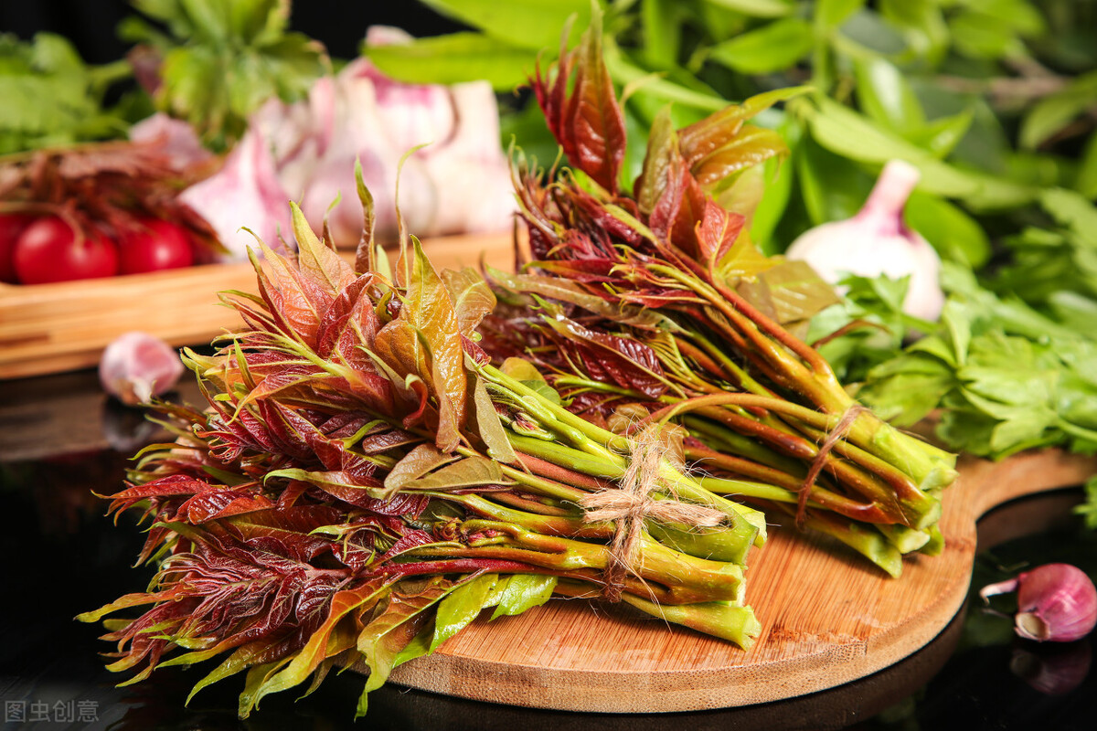 香椿炒鸡蛋香椿用不用炒一下,香椿和什么炒好吃呢