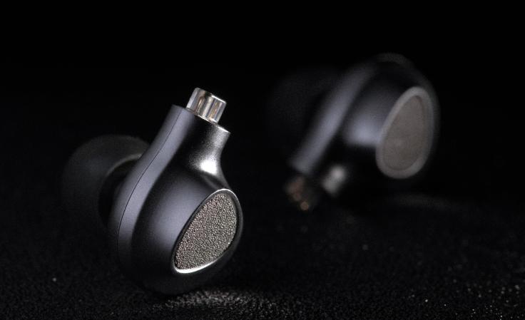 别以价论声！好评度超高的三款耳机，论可玩性，我劝你选索尼