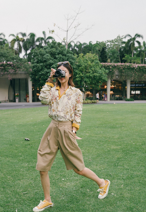 短裤在夏季可以说是既百搭又清凉,时髦女生衣橱里不可少的百搭短裤