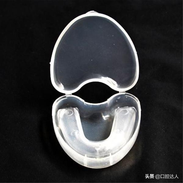 牙掉了装回去后需要注意什么,自己的牙掉了还能装回去吗