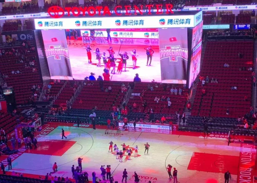 火箭少女篮球名人赛表演,火箭少女nba表演为什么只有8个人