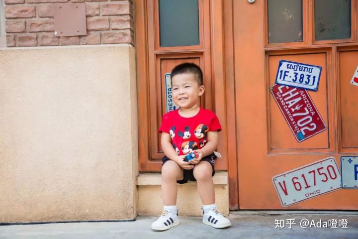 独自带2岁的娃怒刷了10次上海迪士尼，不听我听谁？