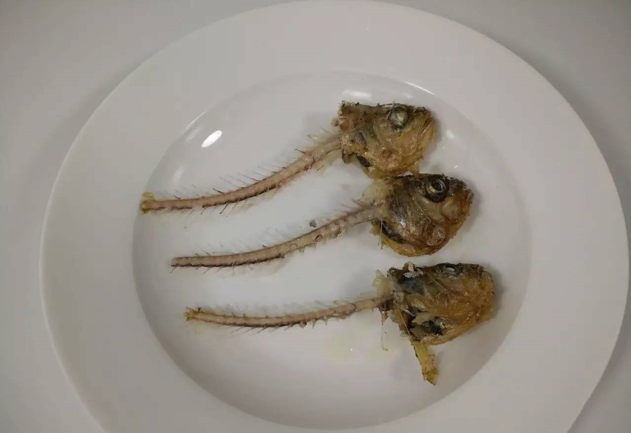 儿童吃樱桃窒息,小朋友吃樱桃不小心把核吞下去了