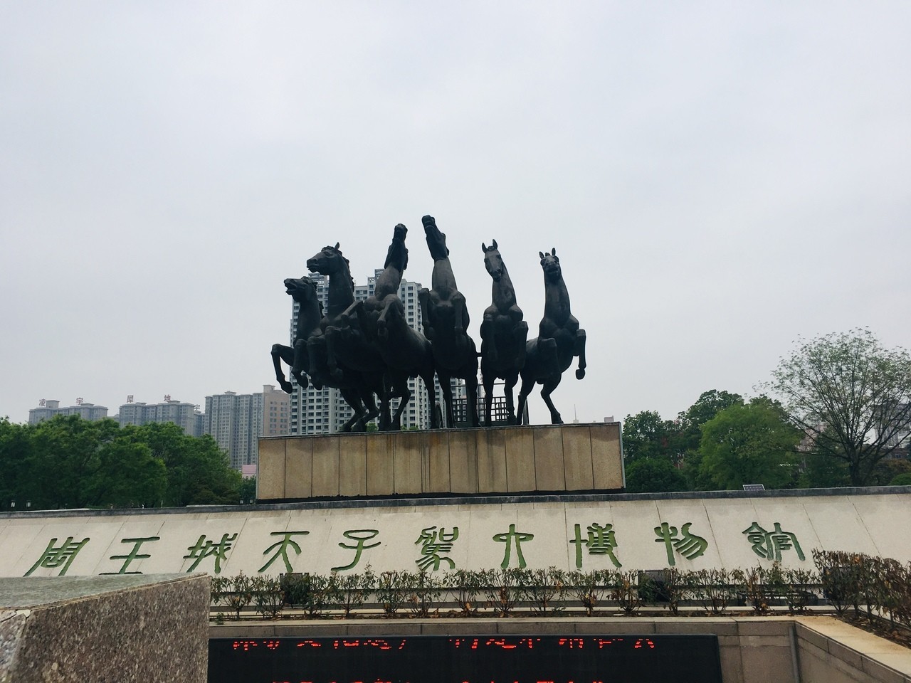 去旅游建议住青旅吗,一个女生住青旅注意事项