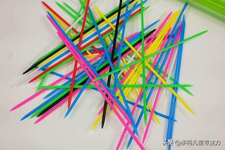 感统课的秘密：轨道球、上下转盘、插棍游戏，学龄期孩子必练！