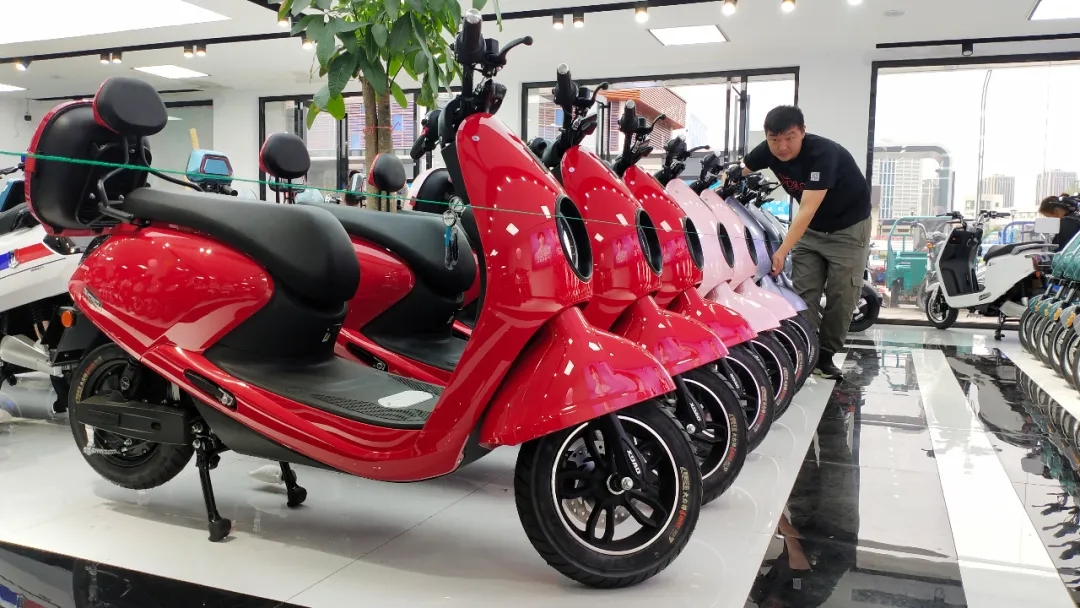 小刀绿源雅迪爱玛哪款车更好,雅迪电动车爱玛电动车到底怎么选