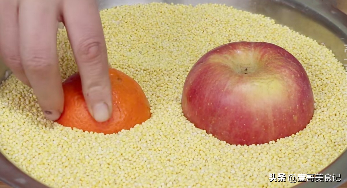 今天才知道，把剪刀插进小米里，原来作用这么大，经济简单又实用