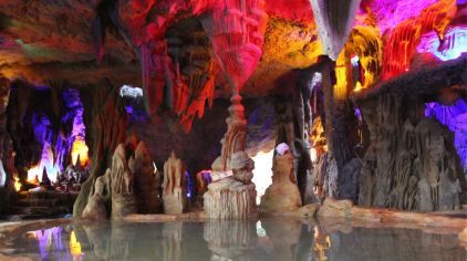 清泉绕村，移步换景令旅*行游**家们赞赏有加的海峡西岸温泉明珠