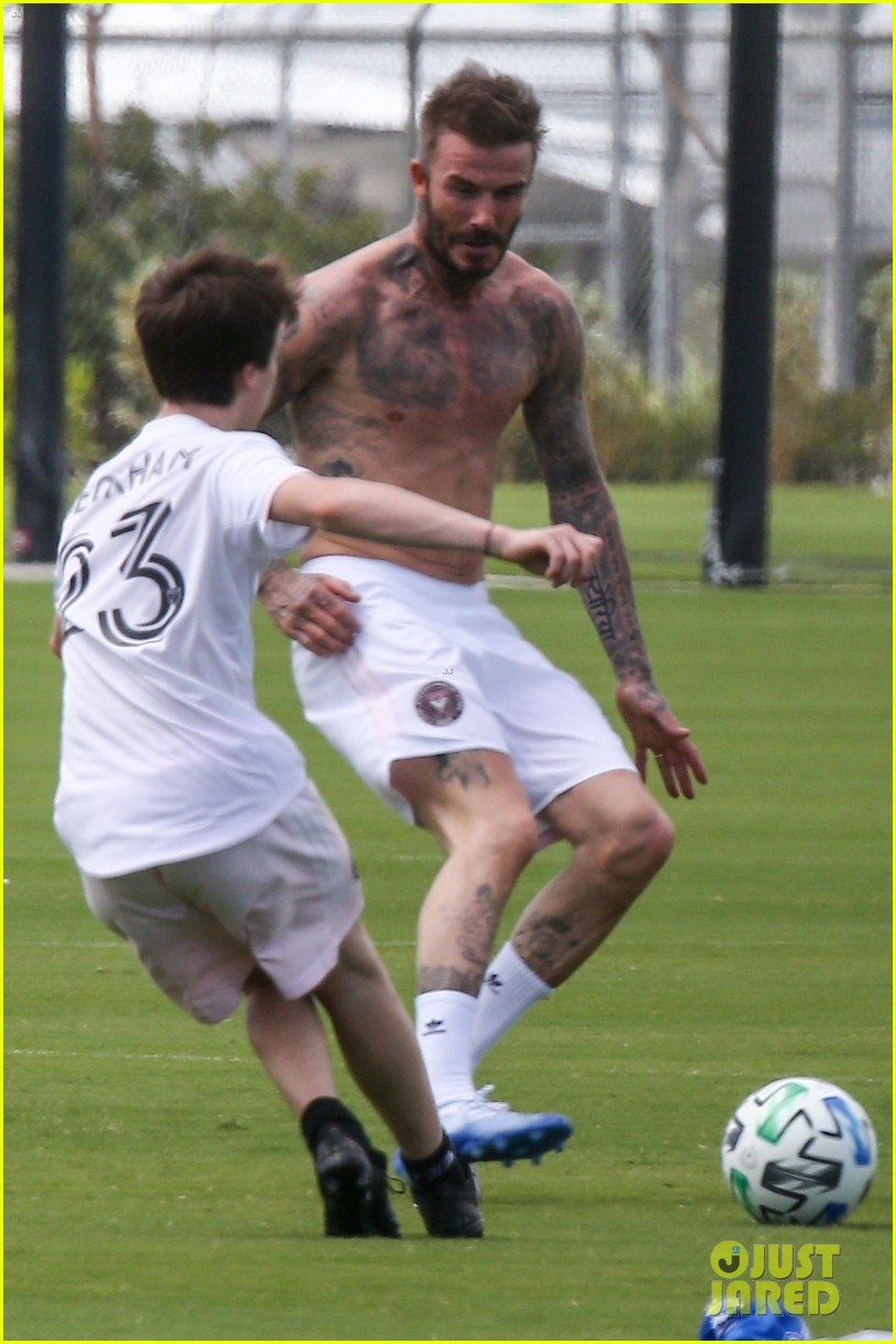 贝克汉姆大秀身材,贝克汉姆抗击疫情视频