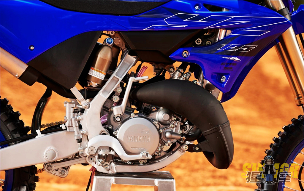 19款雅马哈yzfr125宣传片,雅马哈yz125老款改新