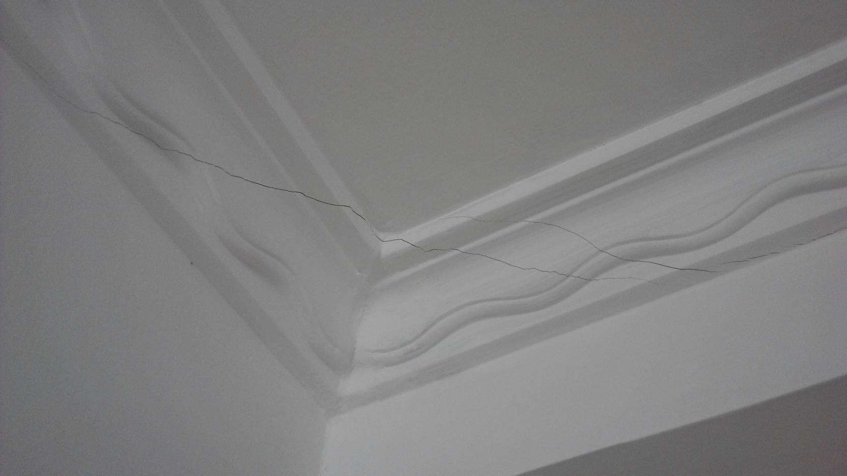 装修别再用普通石膏线,家庭装修用木线条还是石膏线