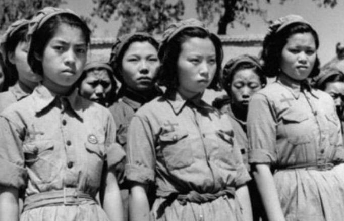 河南农妇去医院就诊,无意间露出胳膊,警察前来才知其身份不简单