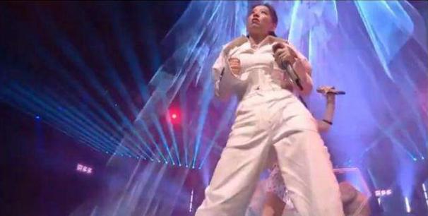 演唱会818看台视角,818晚会运镜