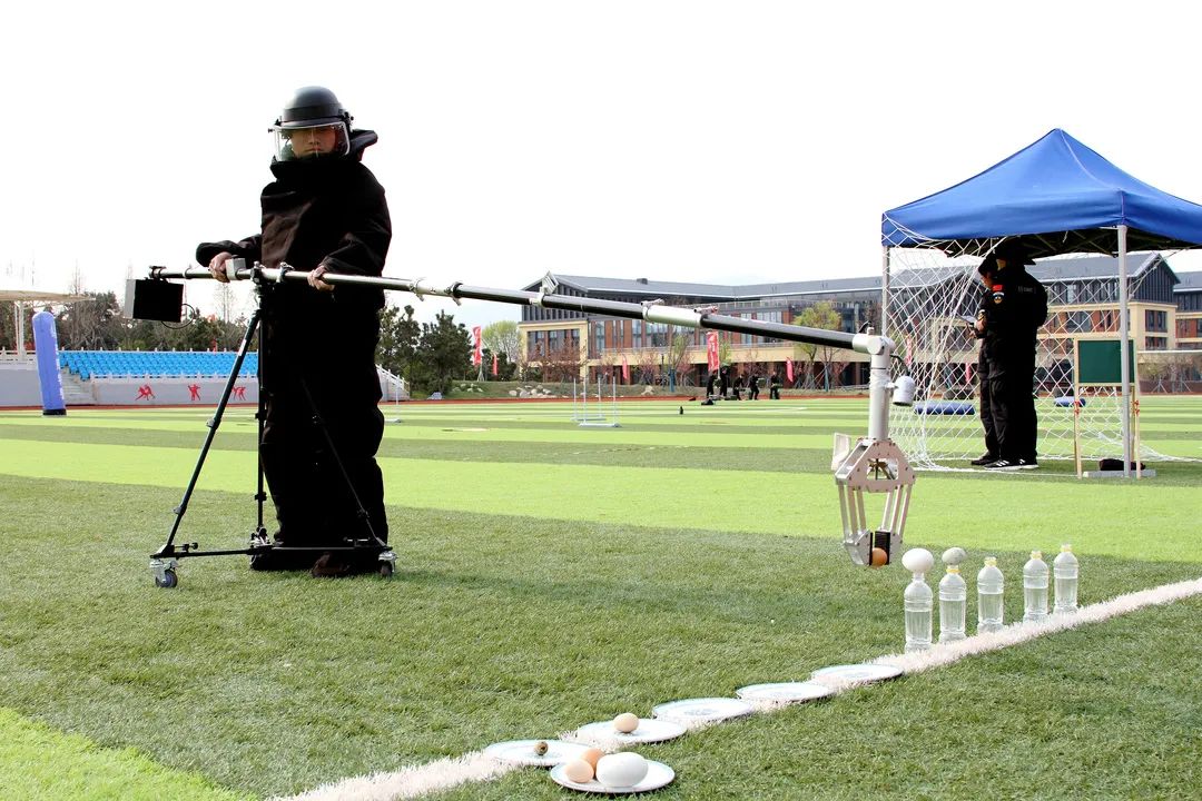 拆弹专家如何练成,真正的拆弹专家视频