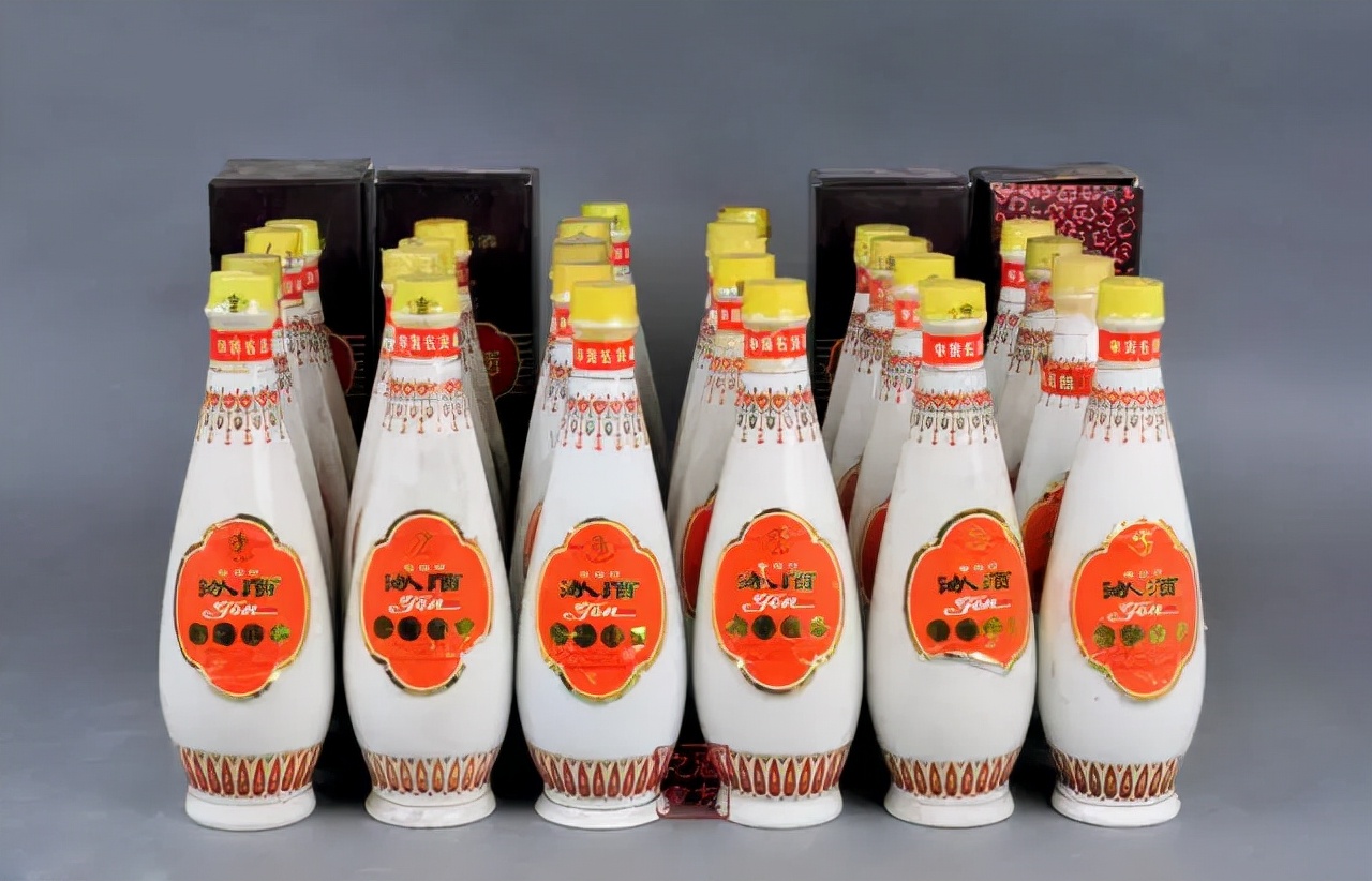 汾酒，一瓶老酒拍出天价，涨了1894倍，背后有何故事？