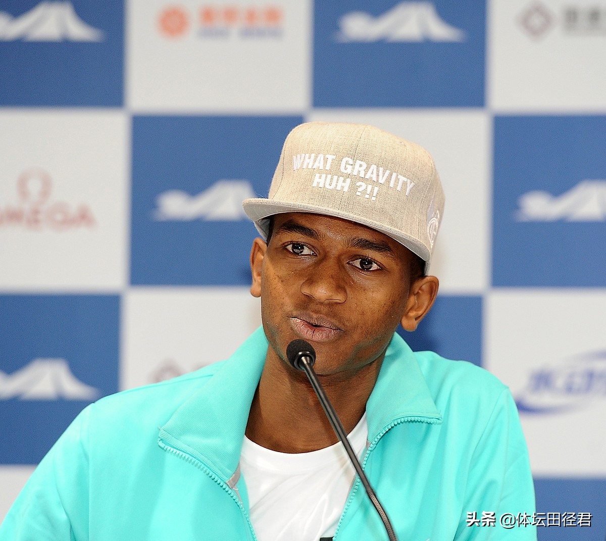 他又一次刷新了全国的跳高纪录,打破世界跳高纪录的中国第一人