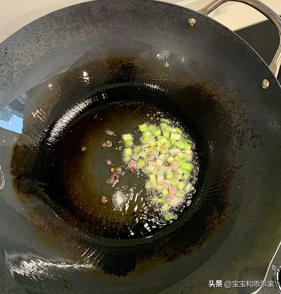 特色美食鸡蛋粉皮,陕南小吃鸡蛋皮