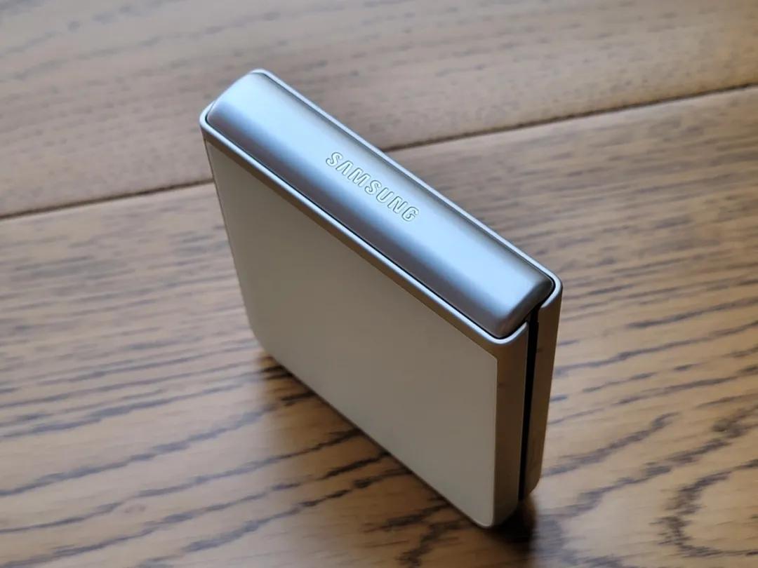 三星折叠屏zflip3攻略,三星zflip韩版和国行区别