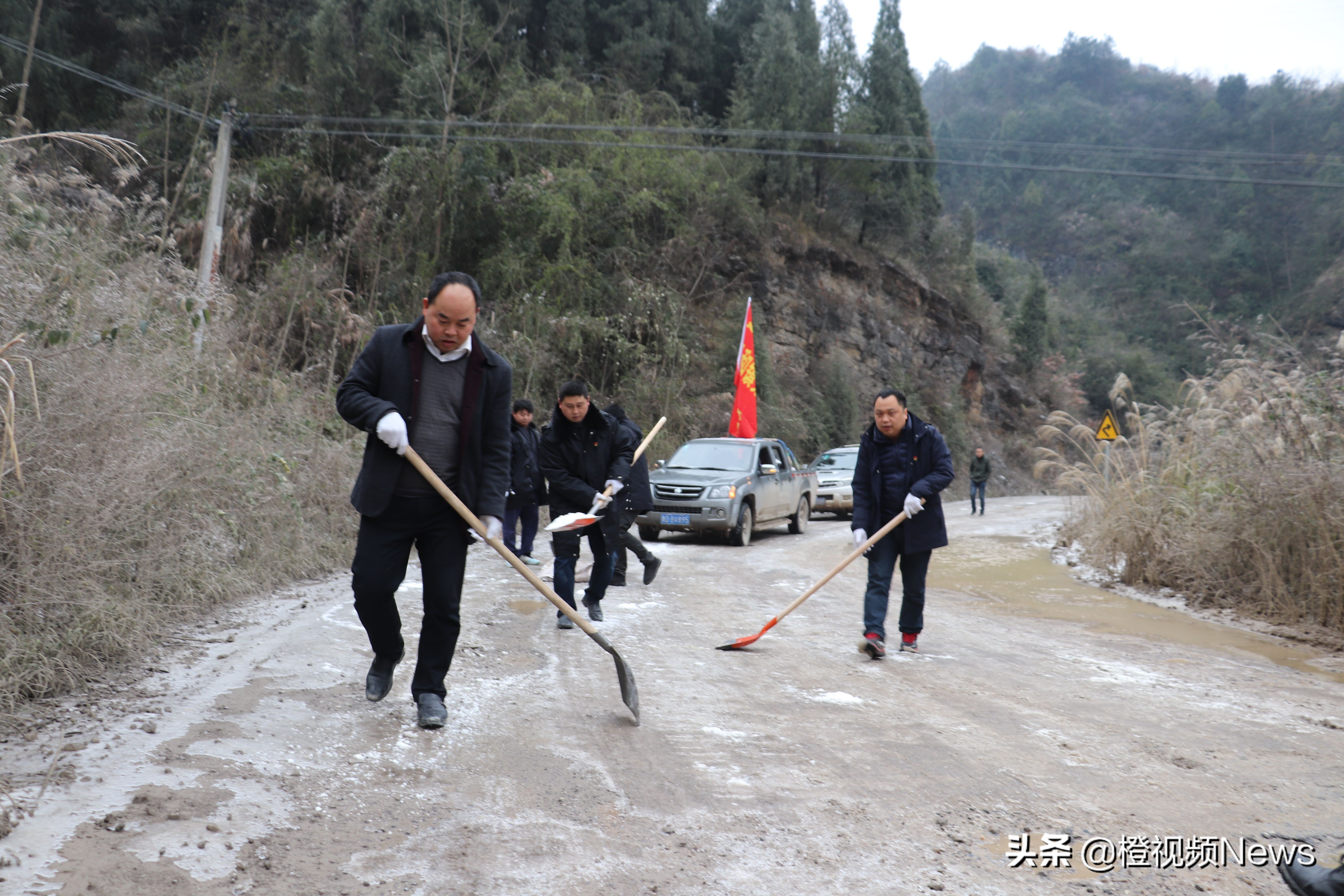 病倒在脱贫攻坚战场上的镇*党**委书记，病逝前体重从180斤降到70斤
