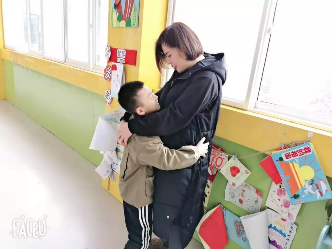 格林童话礼仪幼儿园,幼儿园感恩节特色活动美篇