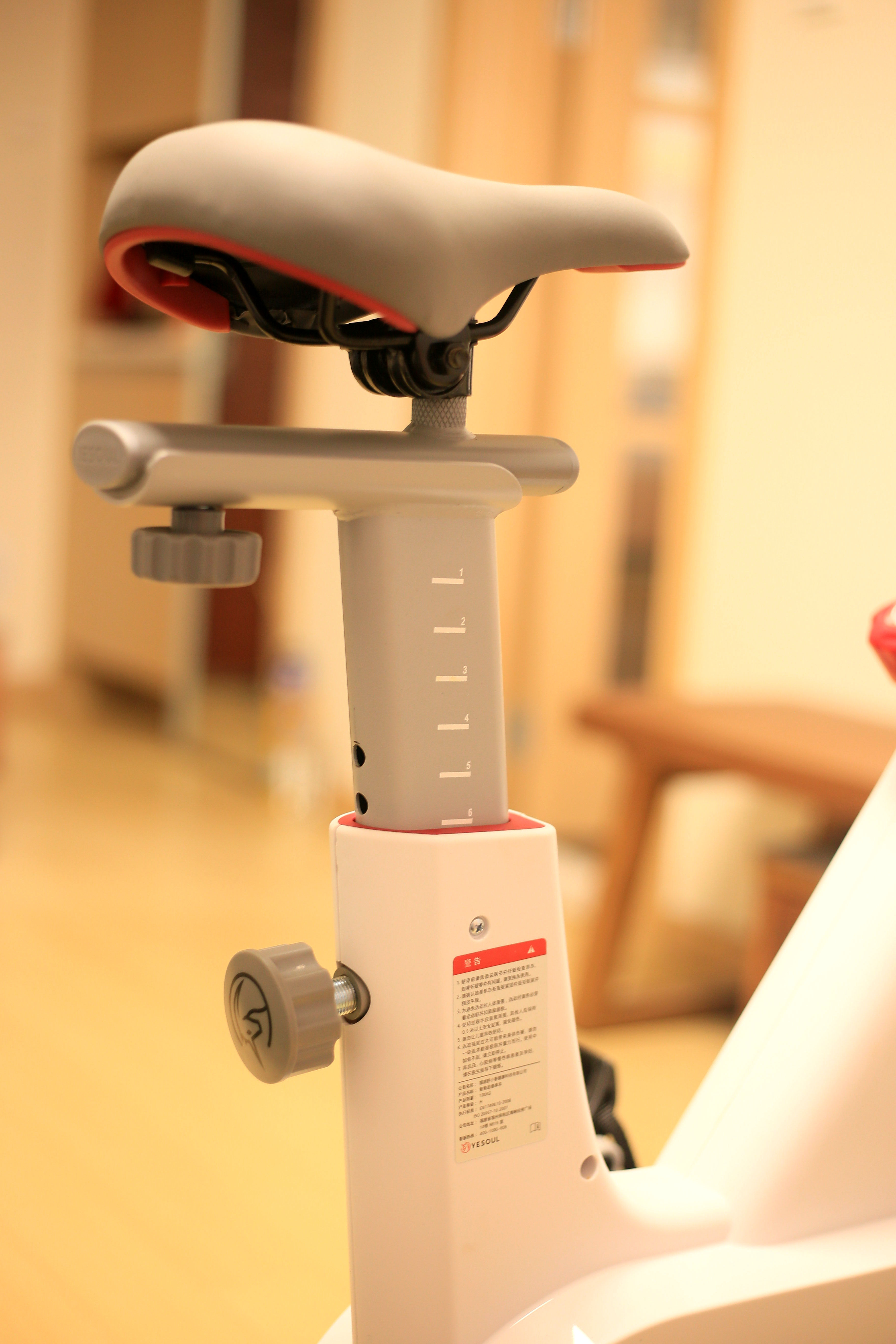 小巧静音，小户型最爱的健身神器——YESOUL野小兽M1动感单车体验