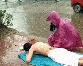 身体上搓下来的泥是什么,搓出来的泥为什么有味道