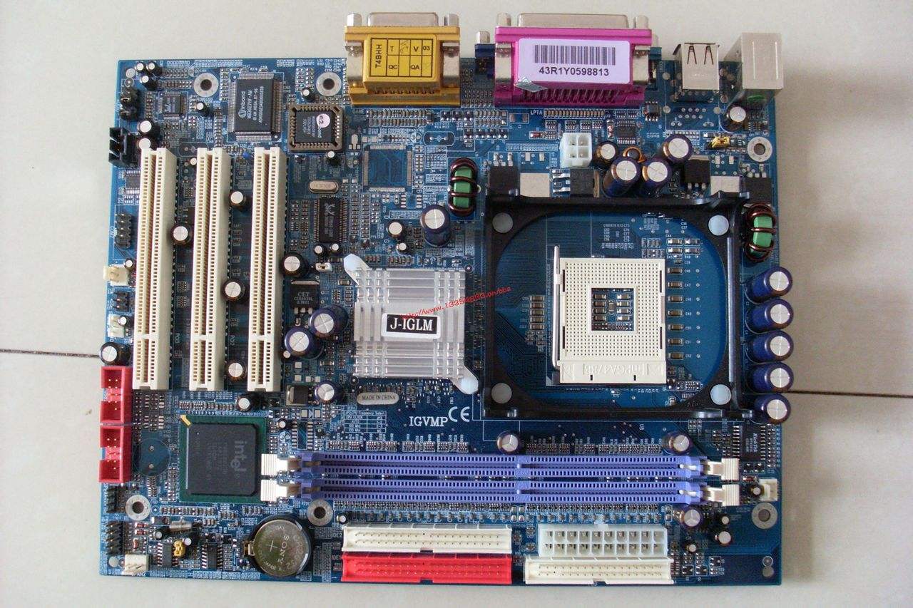 电脑开不了机黑屏了怎么解决,电脑开不了机一直黑屏是什么原因