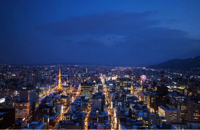 日本天空不明飞行物真实视频,著名的不明飞行物事件专家解释