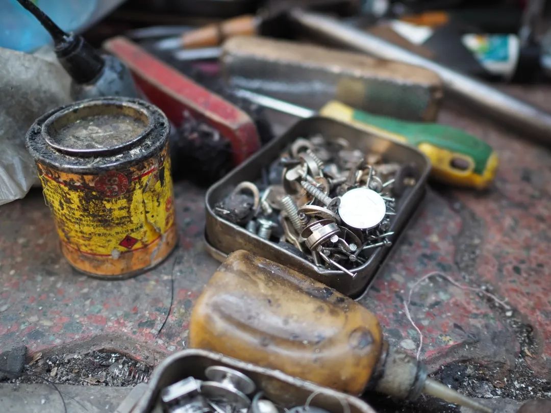 我在如是庵街，听了一个补鞋匠的哲学