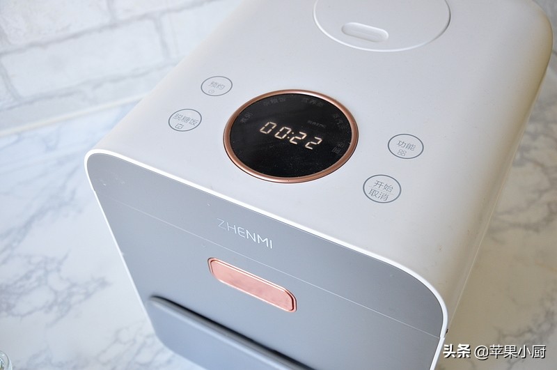 毛豆别光带壳煮着当下酒菜了，教你新吃法，与米饭同煮，越嚼越香