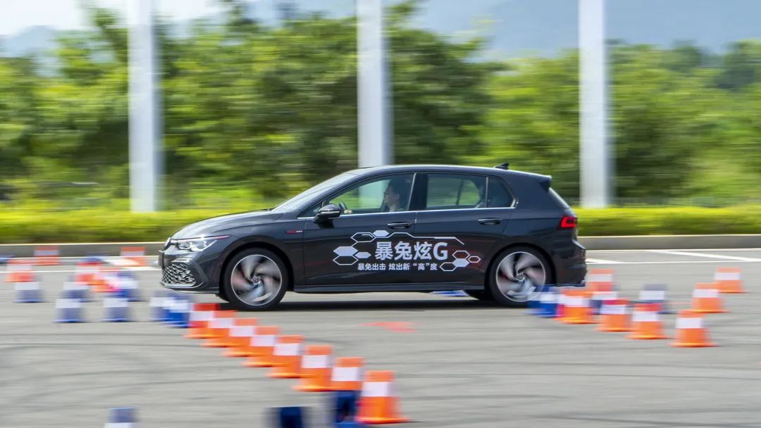 试驾高尔夫gti2024款,高尔夫8gti情怀