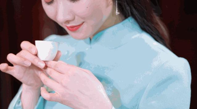 一定要记住在春天可以常喝些春茶,冬天喝春茶有什么好处