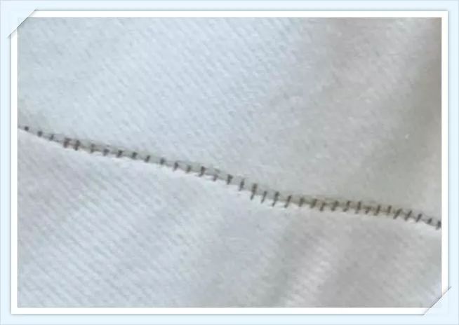 买衣服一般是买正品还是贵的,来教你买衣服怎么看质量