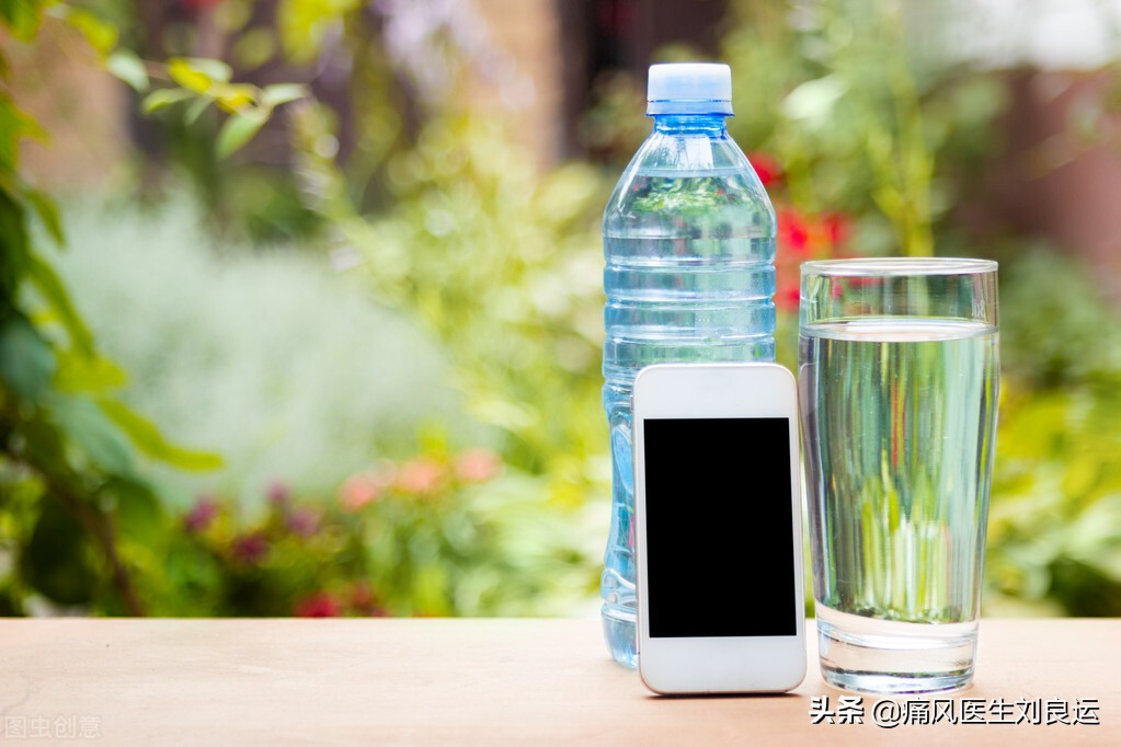 痛风发作大脚趾不能活动,痛风发作时只痛不肿不热为什么