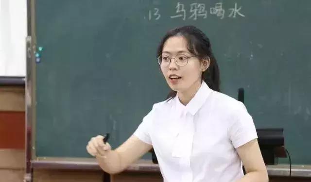 公务员教师哪个工作性质好,公务员教师哪个好