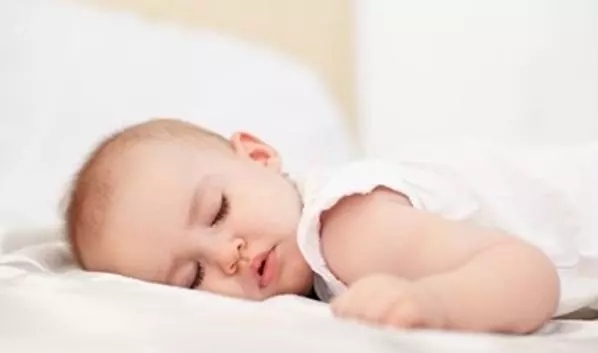 新生儿偶尔嗓子呼噜怎么回事,新生儿嗓子呼噜呼噜响是什么原因
