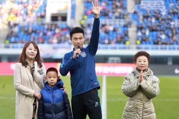 33岁前国脚发文宣布退役,33岁前国脚退役后续