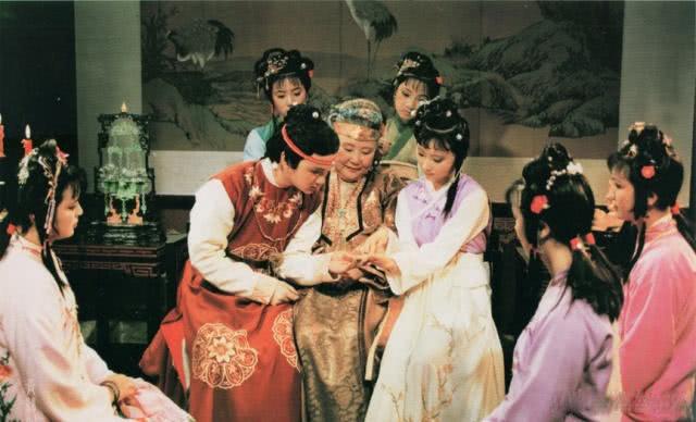 红楼梦中薛家为啥能在贾家娶媳妇,红楼梦中贾府真正的靠山