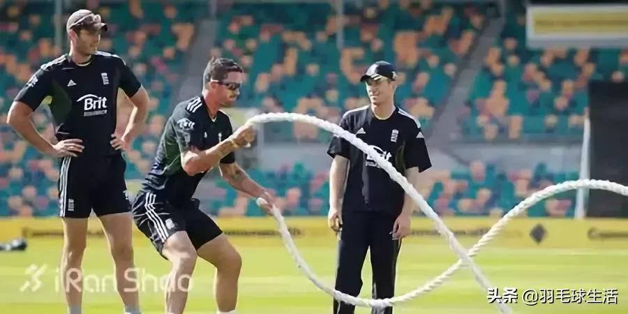 羽球弹力带练习,羽毛球基本步法训练