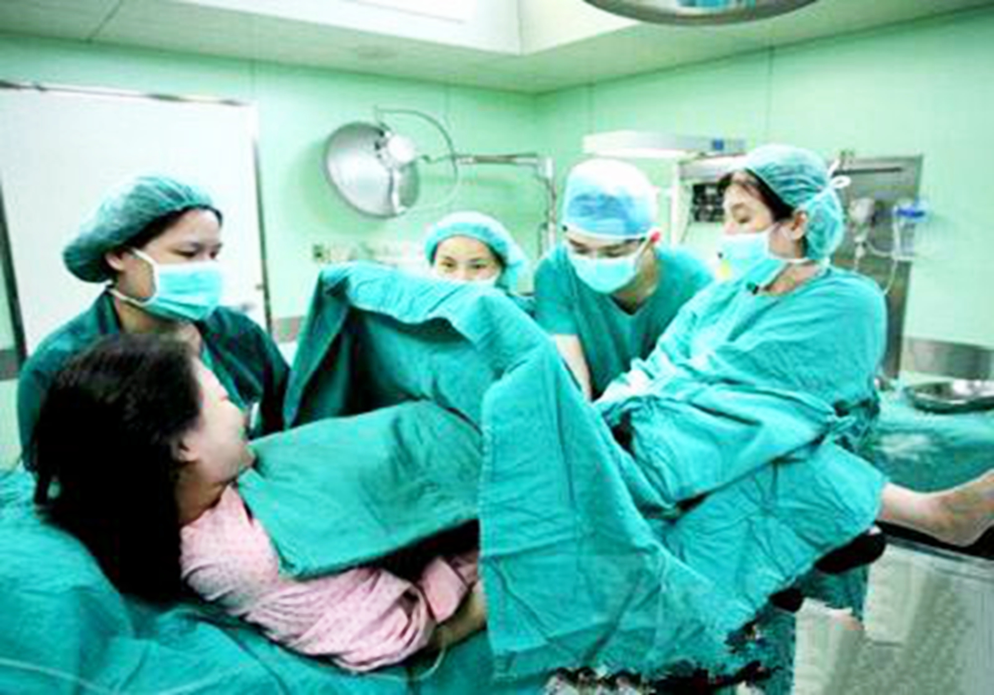 上环妈妈取环,几十年前女性上环