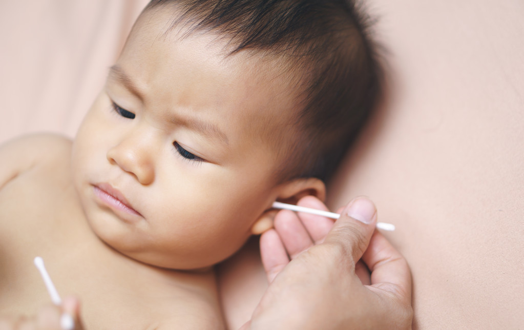 3个月的小孩耳朵的泥怎么清理,怎么清理耳朵外面的脏东西